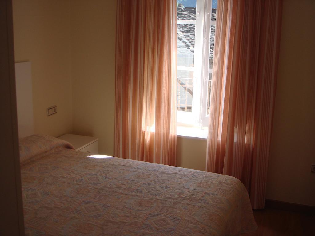 Apartamentos Valles Broto Chambre photo