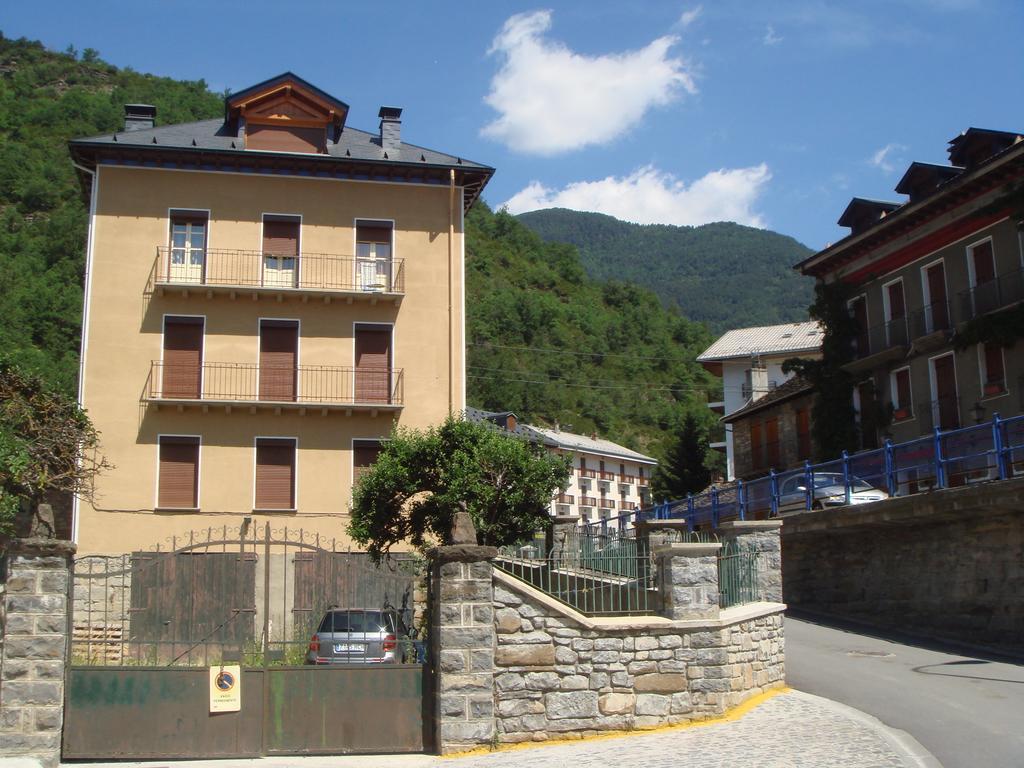 Apartamentos Valles Broto Chambre photo